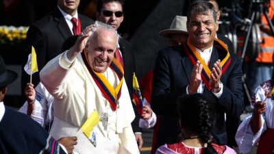 El Papa Francisco llegó a Ecuador en el inicio de su gira por Sudamérica