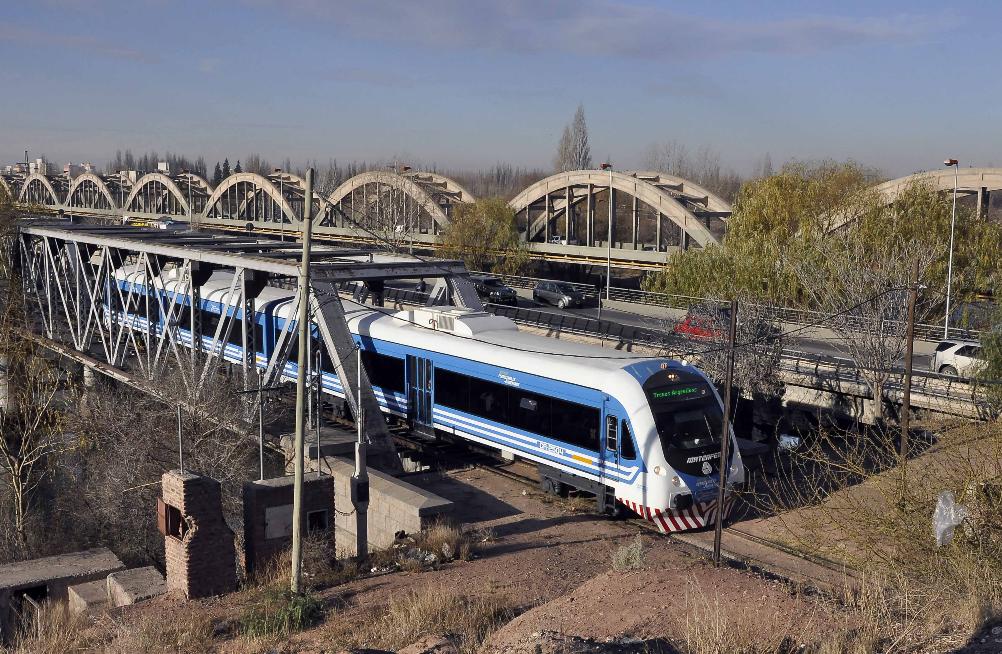 AG. NEUQUEN FOTO YAMIL REGULES-21-07-2015 - PRIMER VIAJE DEL TREN
