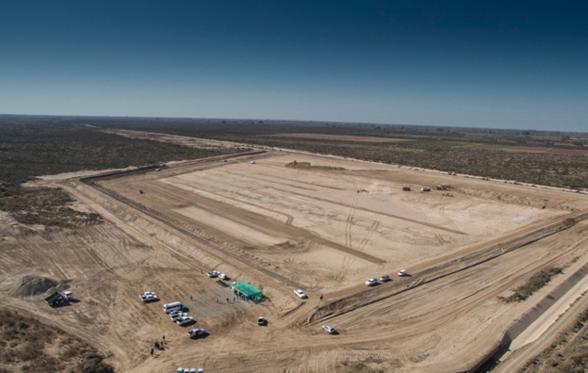 Ya construyen en el río Mendoza los primeros reservorios de agua