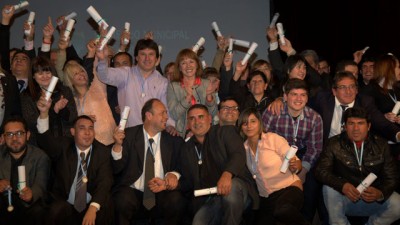Trabajadores municipales de Paraná recibieron su título secundario