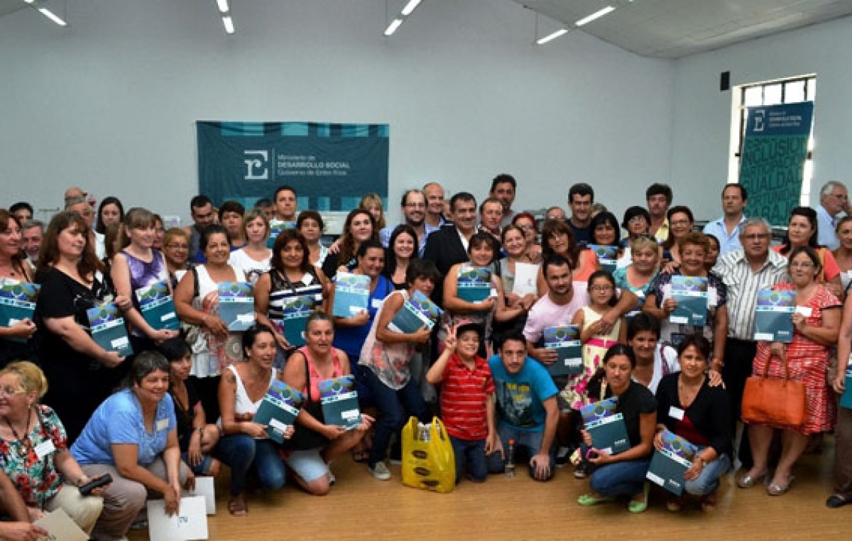 Más de 300 entrerrianos recibieron herramientas para sus emprendimientos