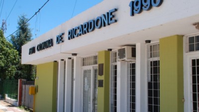 Trabajadores de Ricardone permanecerán en la Comuna hasta cobrar sus haberes
