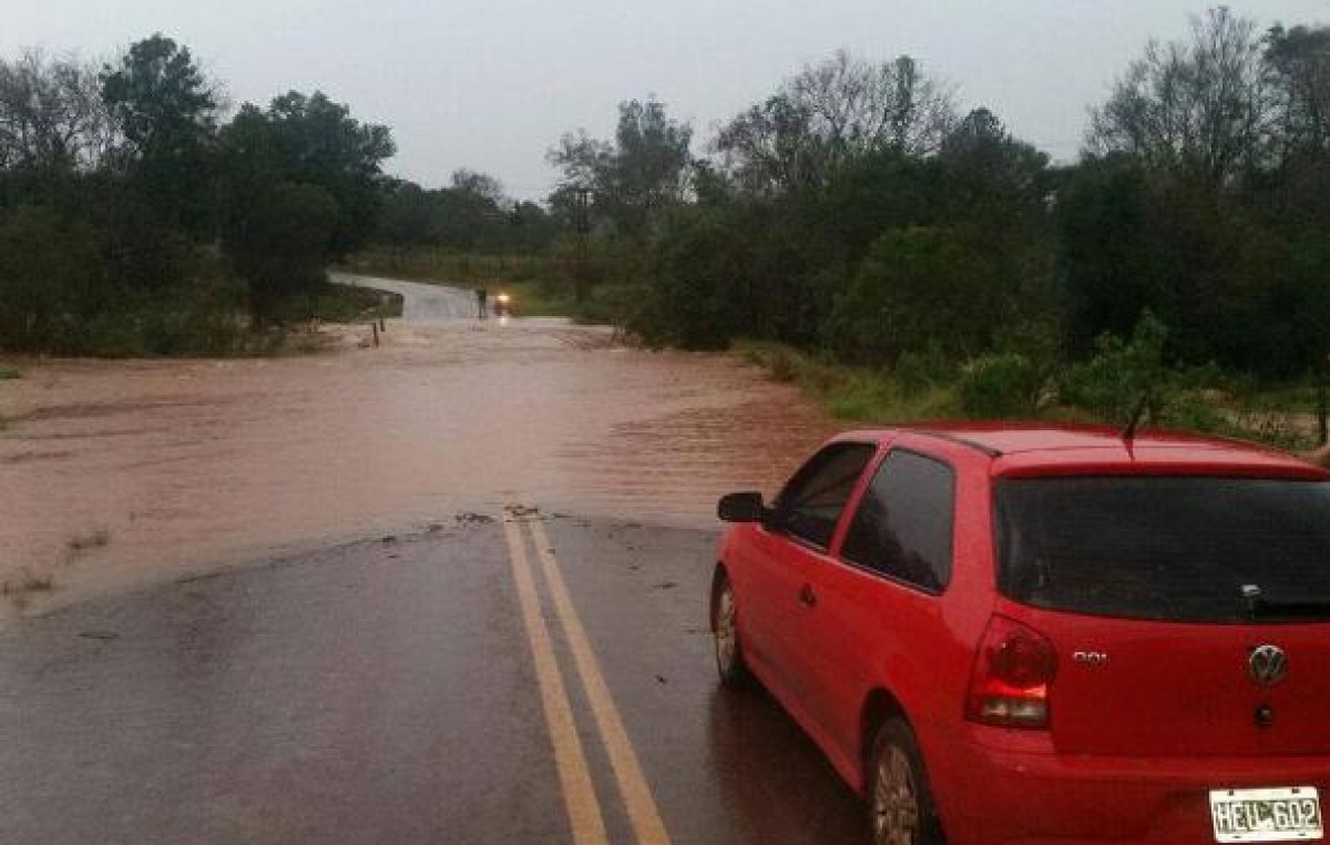 Misiones: El agua se llevó 9 puentes y hay cinco colonias aisladas en San Pedro