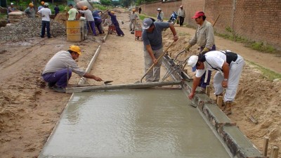 Comenzaron a asfaltar 40 cuadras de varios barrios y del centro de Tartagal
