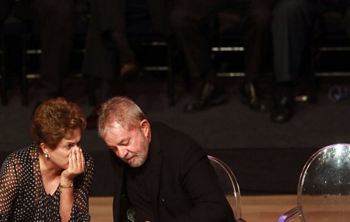 El gobierno de Brasil descartó los rumores de renuncia de Rousseff y Lula podría ir a un ministerio