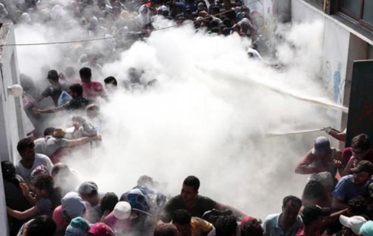 Se agrava la situación humanitaria de cientos de migrantes en Grecia