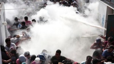 Se agrava la situación humanitaria de cientos de migrantes en Grecia