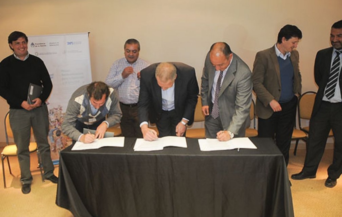 Salta: Provincia y Nación abordarán con municipios del interior la deserción escolar en el secundario.