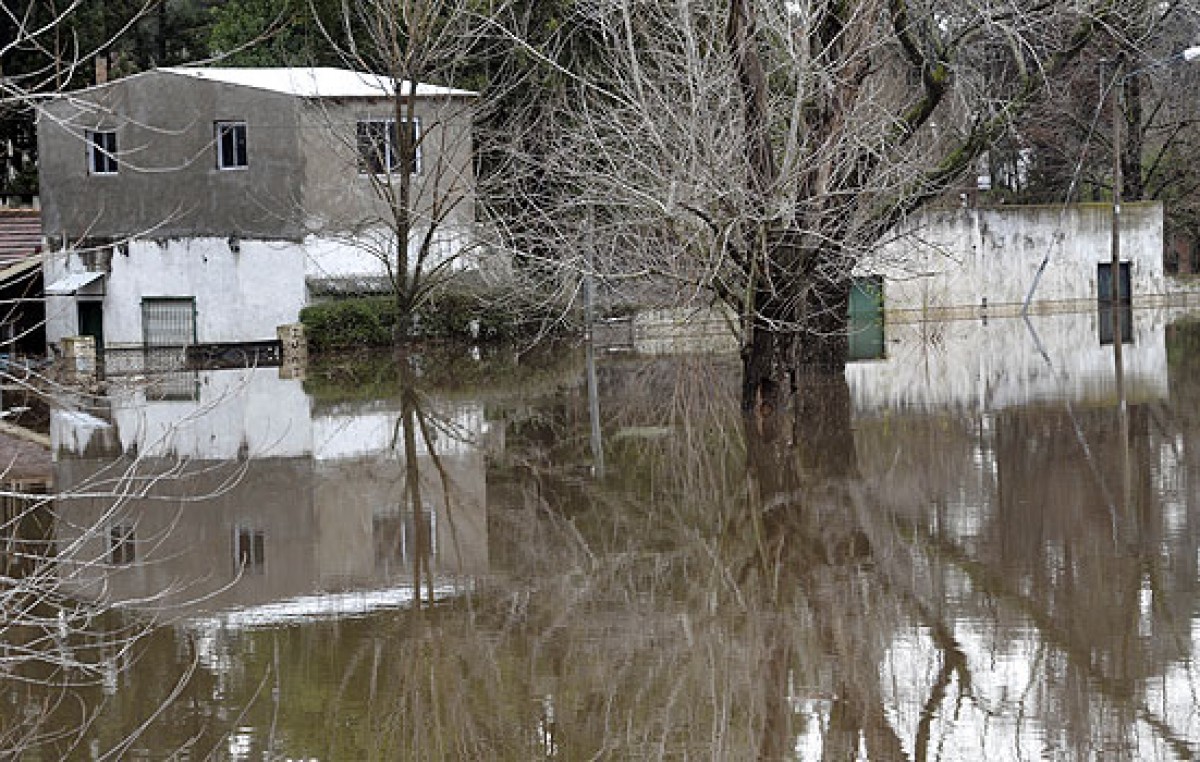 Más de mil evacuados en Buenos Aires aunque está “controlada” la situación