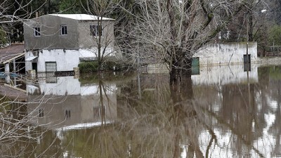 Más de mil evacuados en Buenos Aires aunque está “controlada” la situación
