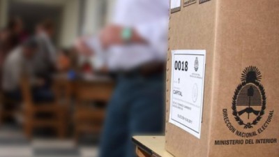 Holgados: El selecto grupo de intendentes bonaerenses que superó el 55 por ciento y camina tranquilo a octubre