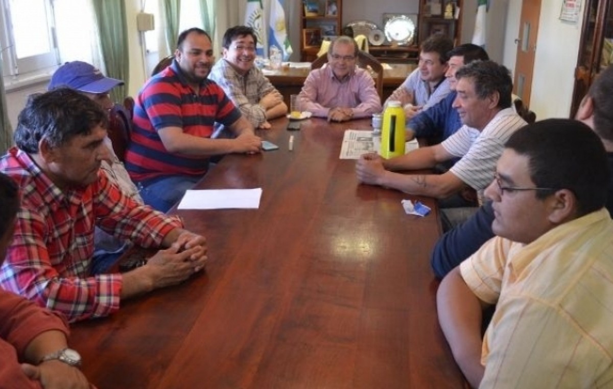 El Intendente de Sáenz Peña y gremios analizan la situación salarial de los trabajadores