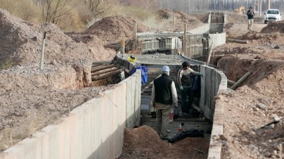 Avanza una millonaria obra de riego para chacras en El Chañar