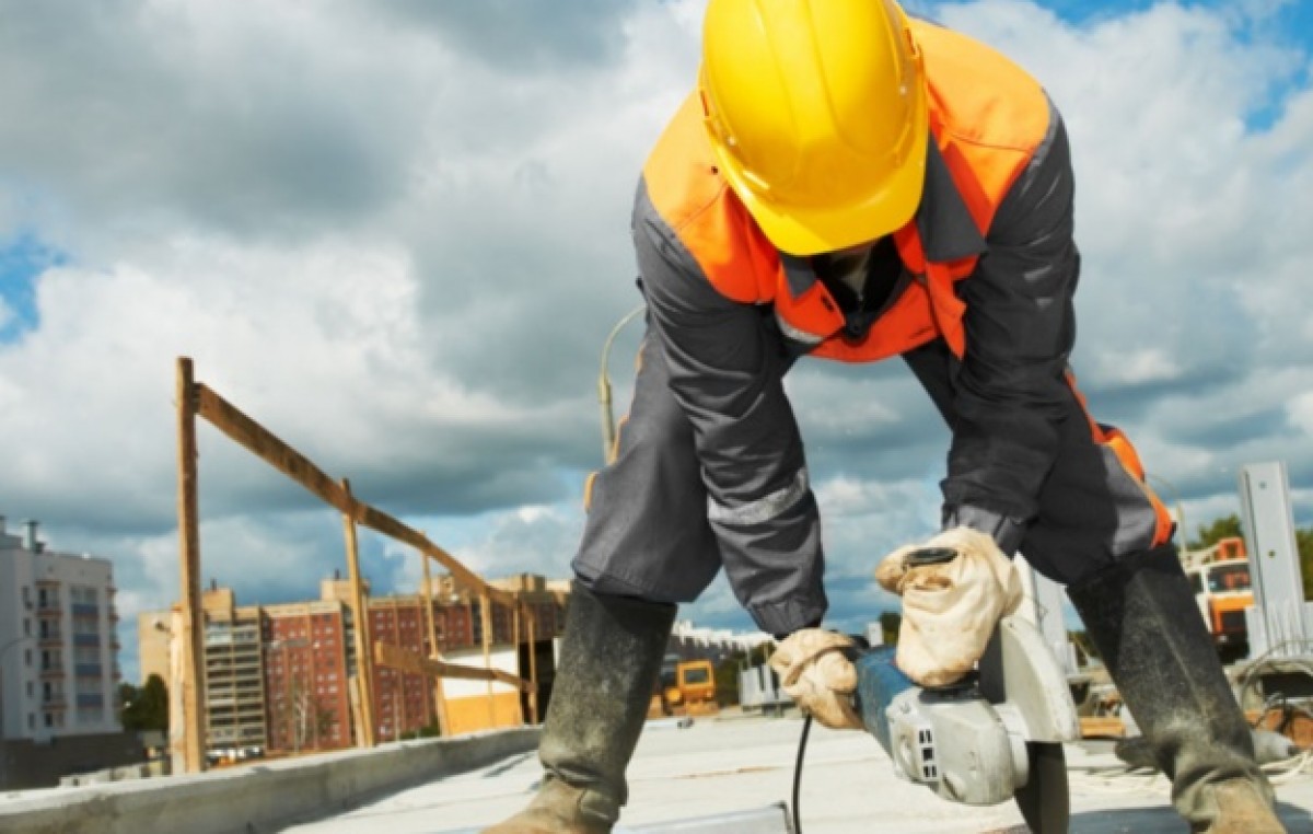 La construcción sigue en fase de recuperación y la venta de materiales creció 17,2% en julio