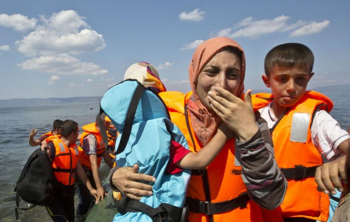 La masiva llegada de migrantes desborda a gobiernos de Europa