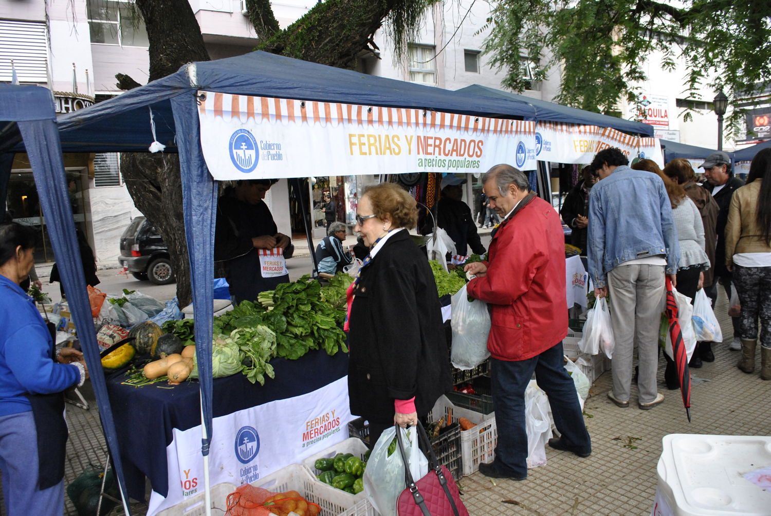 Mercados-Populares-Más-de-2000-kilos-de-carne-a-precios-bajos-vendidos-en-Plaza-Vera-1-1