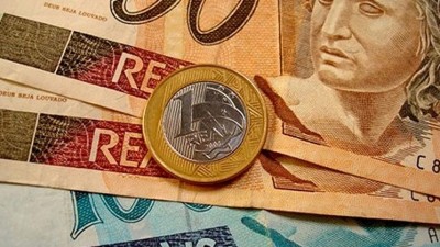 El real se derrumba hasta su mínimo en 12 años, mientras siguen cayendo acciones y bonos locales