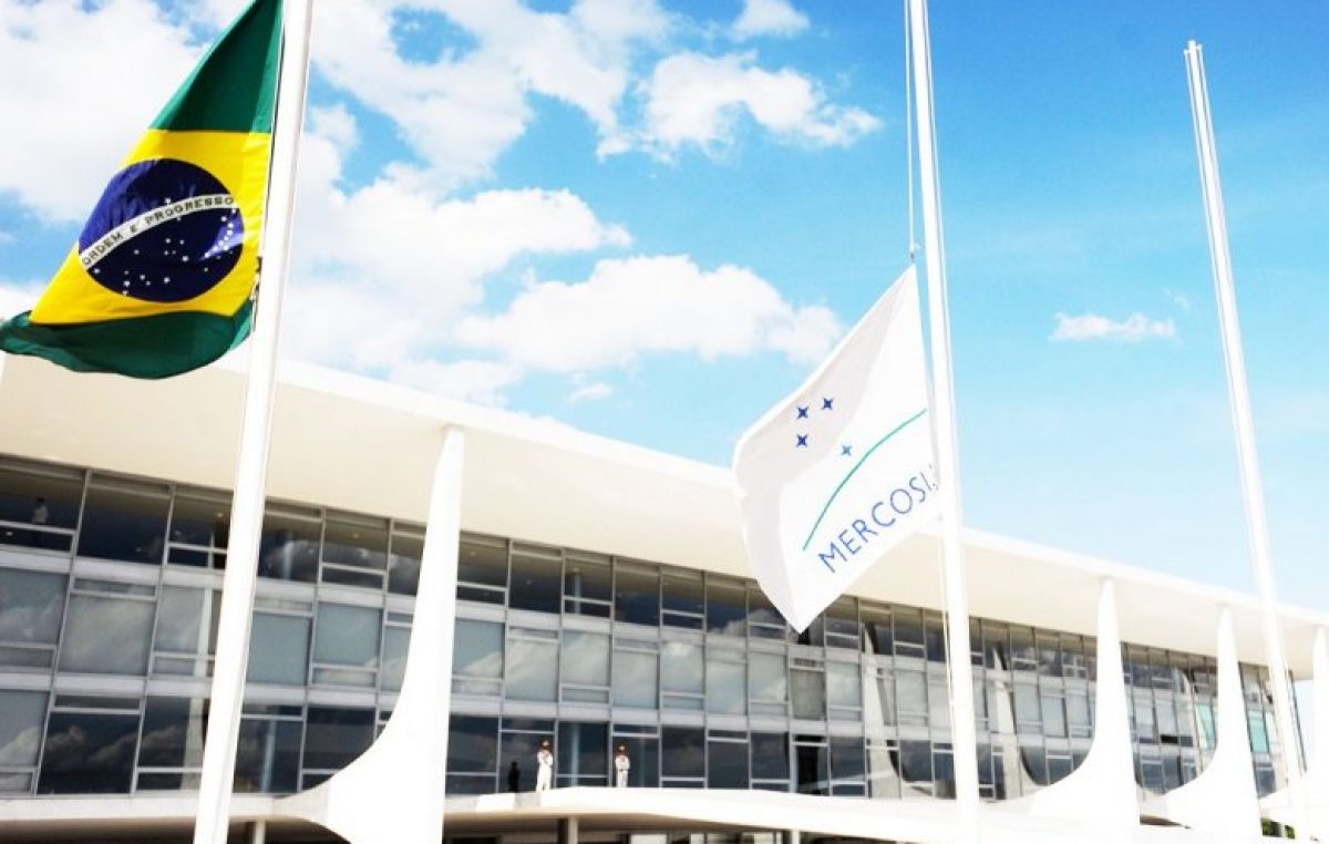 El titular del Senado brasileño propone terminar el Mercosur