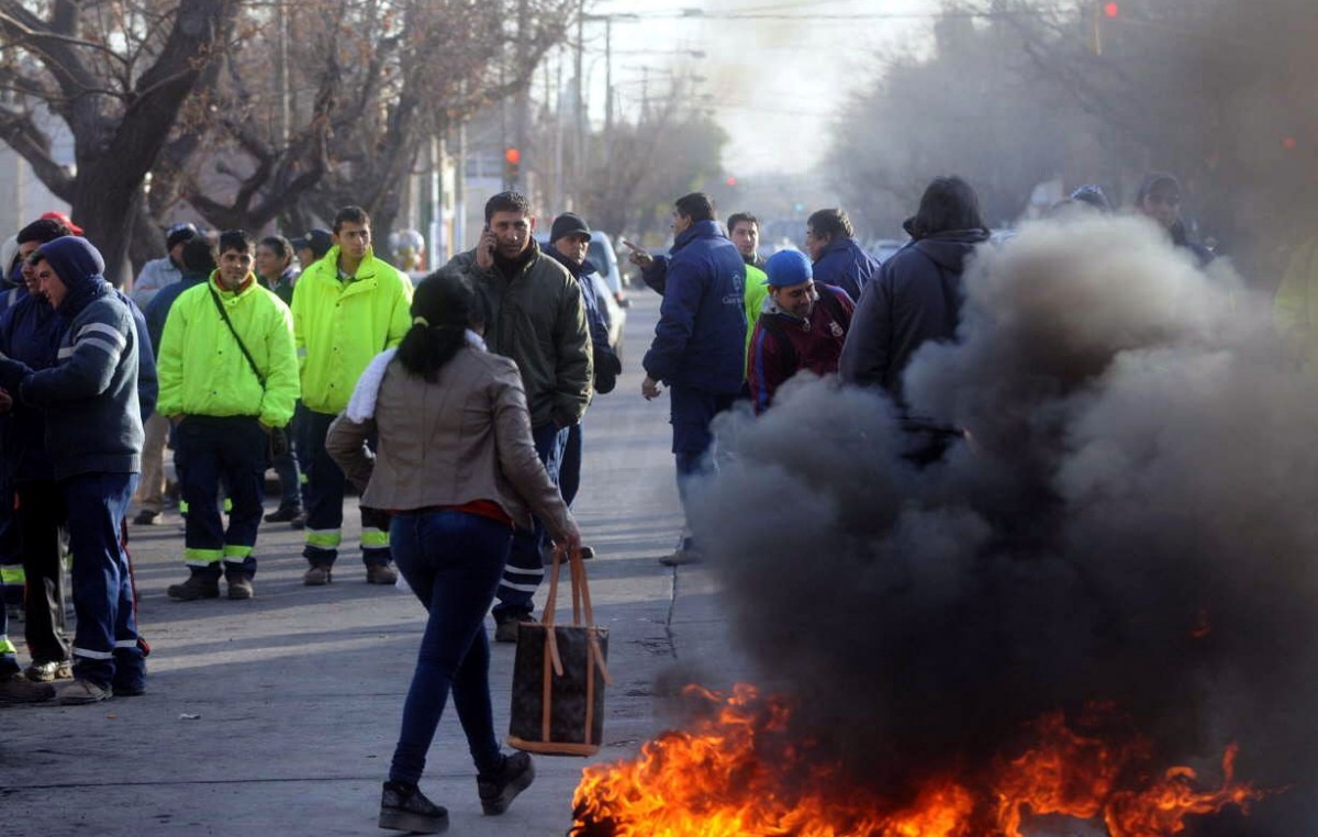 Cinco municipios mendocinos no completaron el pago de haberes