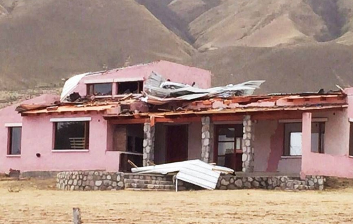 El viento norte provocó destrozos en Tucumán y La Rioja