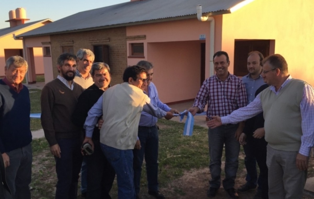 Castelli: Se entregaron 60 viviendas y se habilitó el Parque Urbano
