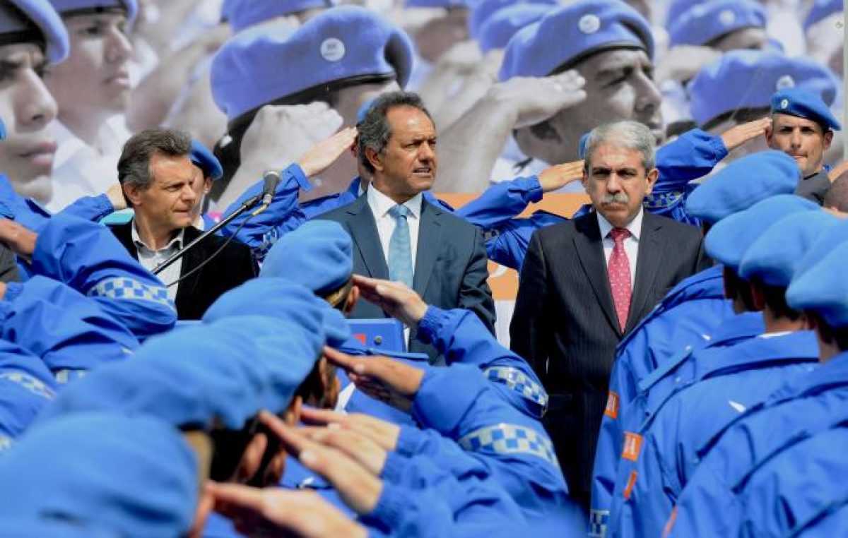 Scioli encabezó el acto de egreso de los primeros agentes de la Policía Local en Mar del Plata