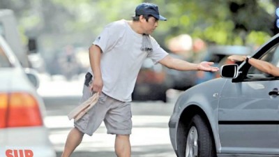 Un primer grupo de cuidacoches ya se sumó al trabajo en el municipio de Quilmes