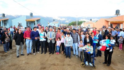 32 familias de Merlo recibieron sus viviendas del Plan Solidaridad
