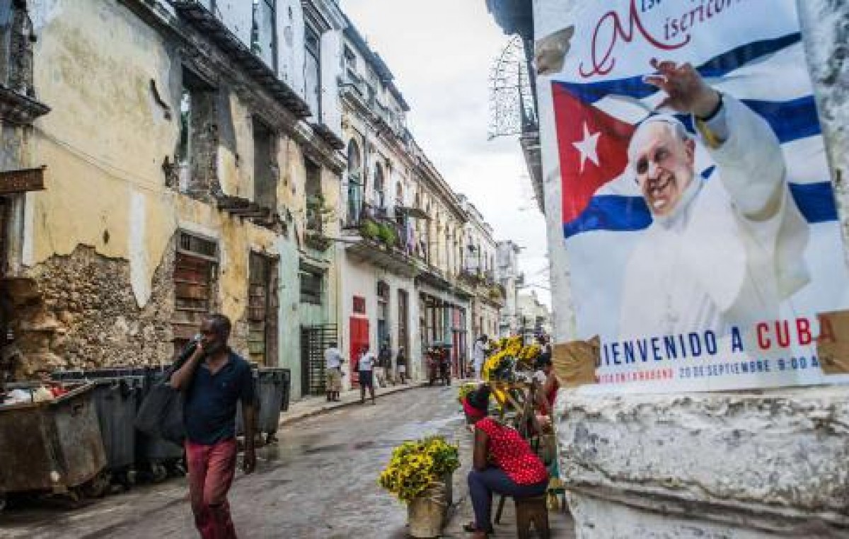 La isla de los tres papas espera a Francisco