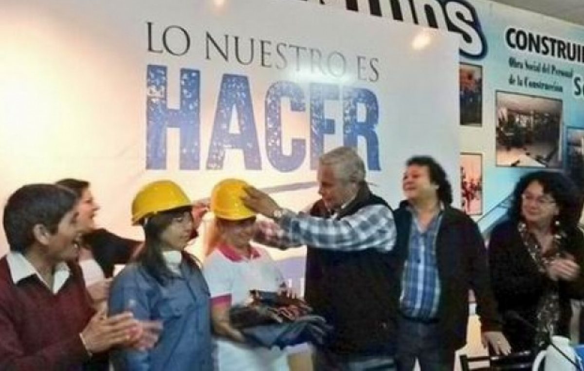 Mujeres correntinas recibieron herramientas para construir sus casas