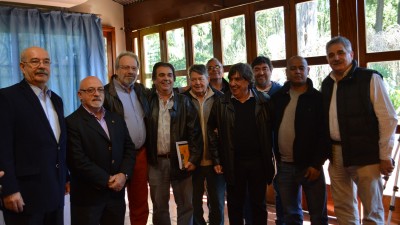 Buenos Aires: Se firmó el primer convenio colectivo para el sector de trabajadores municipales de Merlo