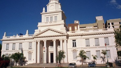 Polémica en Río Cuarto por la contratación de una ONG para crear políticas municipales