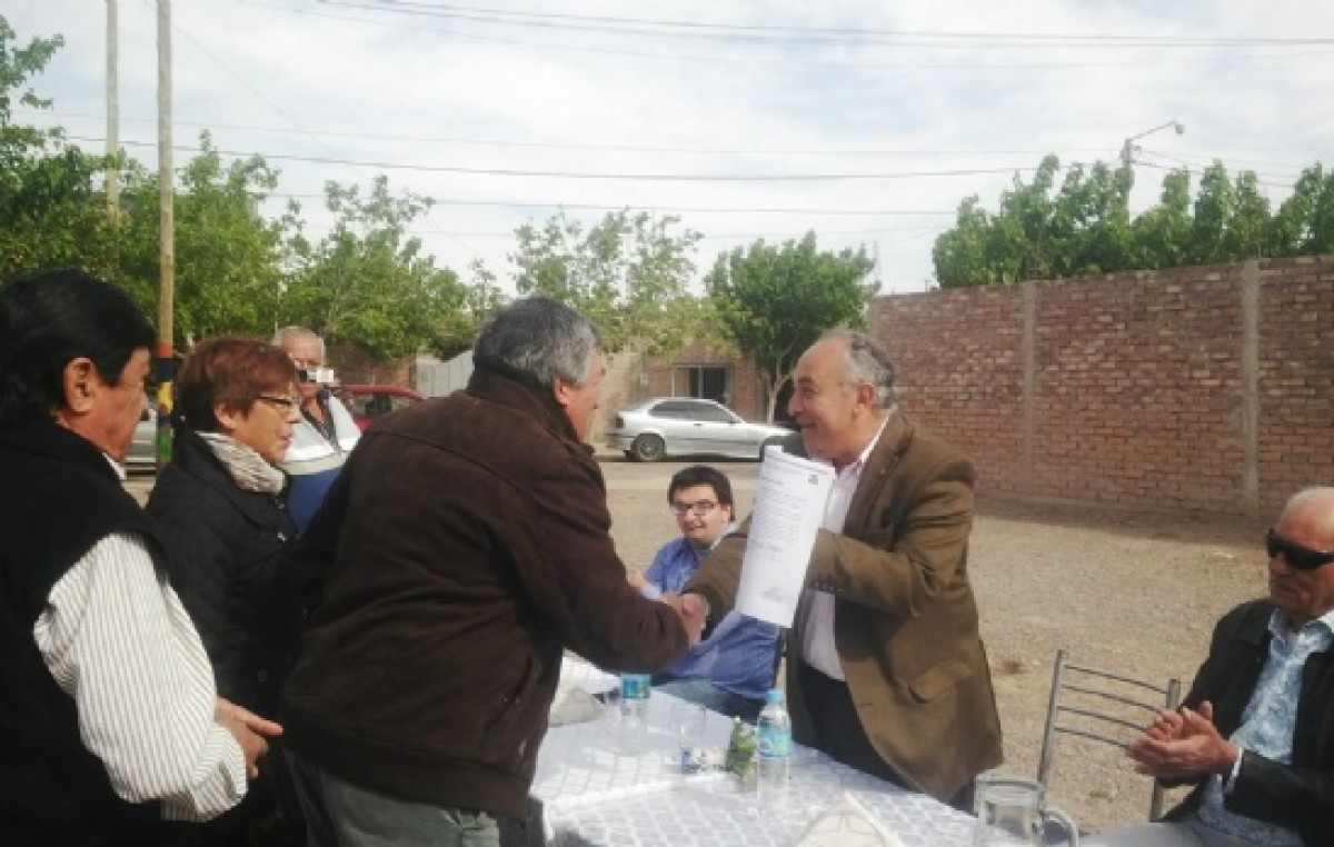 En Chimbas entregaron 500 árboles para forestar diferentes barrios y espacios verdes
