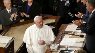 En el Capitolio, el Papa llamó a acoger a los inmigrantes
