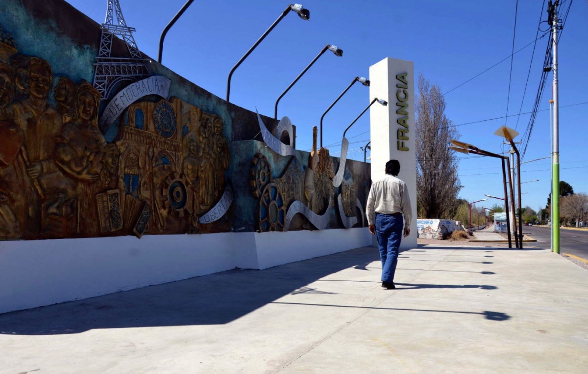 Construyen el paseo más largo de Junín, sobre la ruta 60
