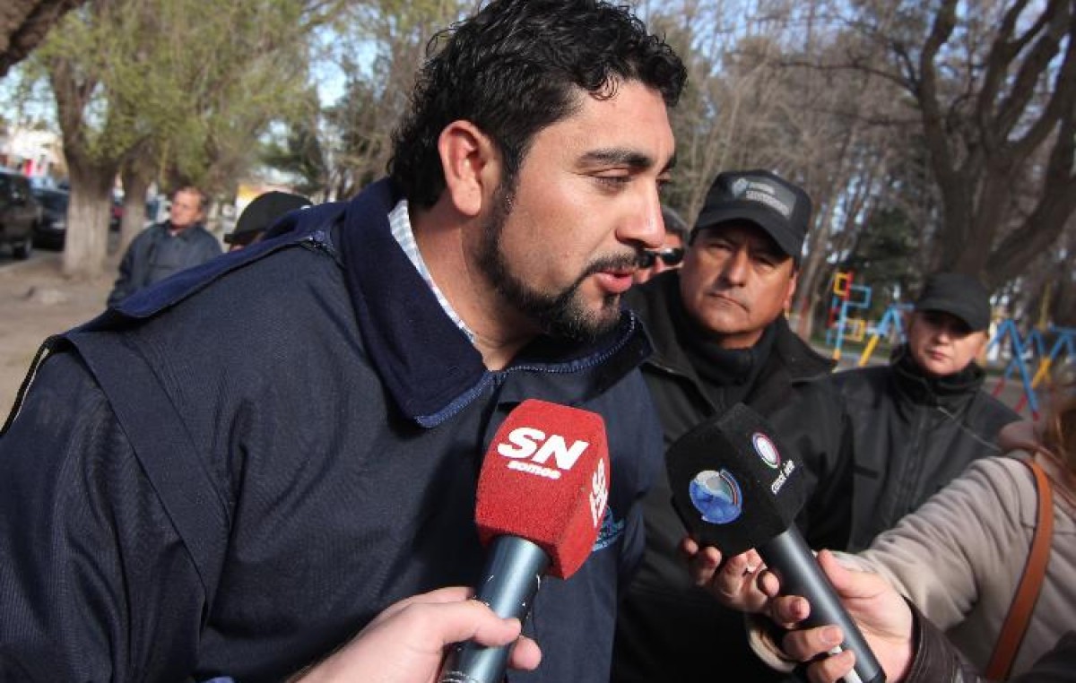 Municipales de Centenario piden mesa de diálogo o vuelven a la ruta