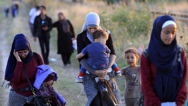 inmigracion-refugiados-guerra-Serbia-Hungria_MDSVID20150827_0003_7