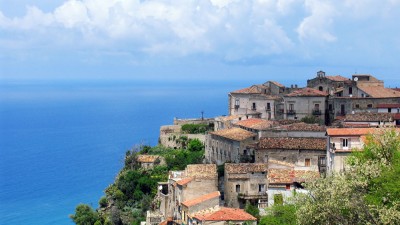 Convierten todo un pueblo italiano en un hotel