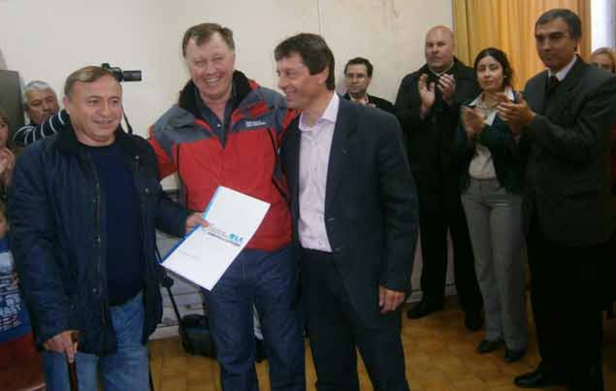 El Gobierno Provincial entregó 30 viviendas en Macachín  