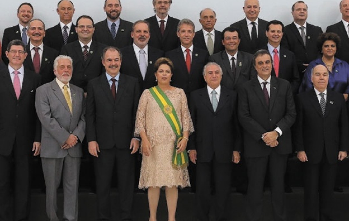 Brasil: investigan a ministros por posibles desvíos en Petrobras