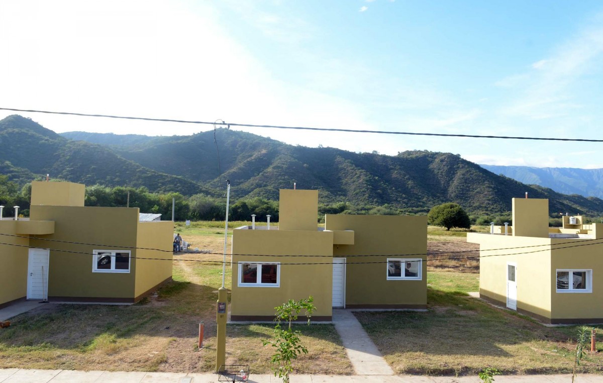 Destacan objetivos de proyecto de ley para regularizar situación dominial de la vivienda familiar