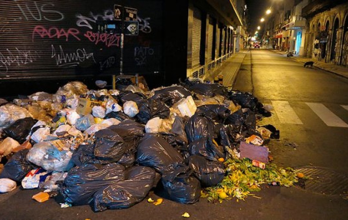 Cartoneros, investigadores y legisladores reclamaron el cumplimiento ley «Basura Cero» en Capital Federal