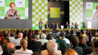 Rousseff endurece su discurso contra la oposición destituyente