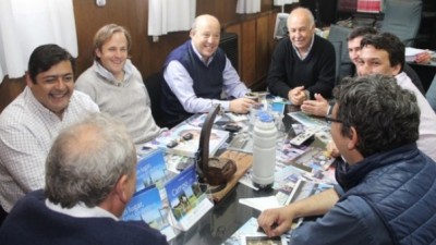 Comenzó el traspaso de mando en los municipios de Buenos Aires