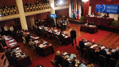 El oficialismo consigue 26 de las 43 bancas argentinas para el Parlasur