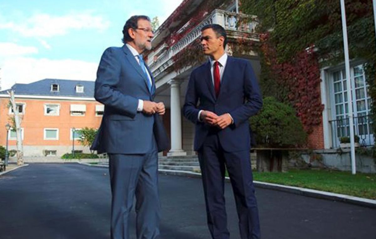 Rajoy y la oposición española unen fuerzas contra el desafío catalán