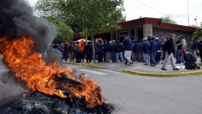 Sueldos atrasados en Santa Rosa: hubo reclamos en la comuna y cortes de la ruta 7