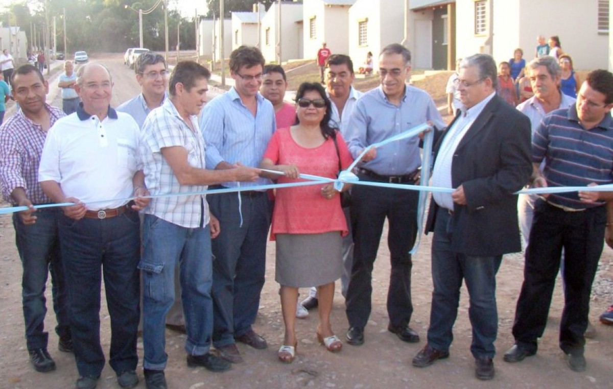 Libertador General San Martin: Entrega de 180 unidades habitacionales