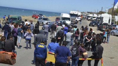 Tenso reclamo del SOEMCO en Caleta y un Municipio que se encuentra acéfalo