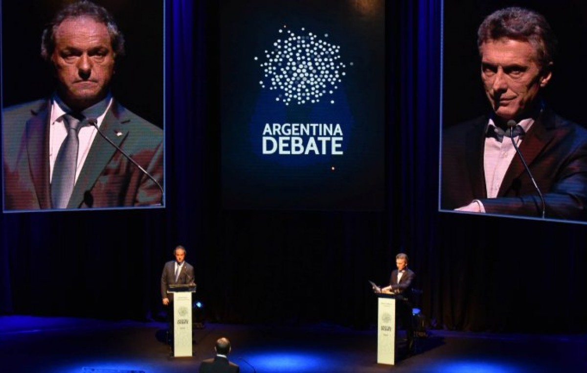 Scioli se centró en las propuestas y Macri en que su plan no es una vuelta al pasado